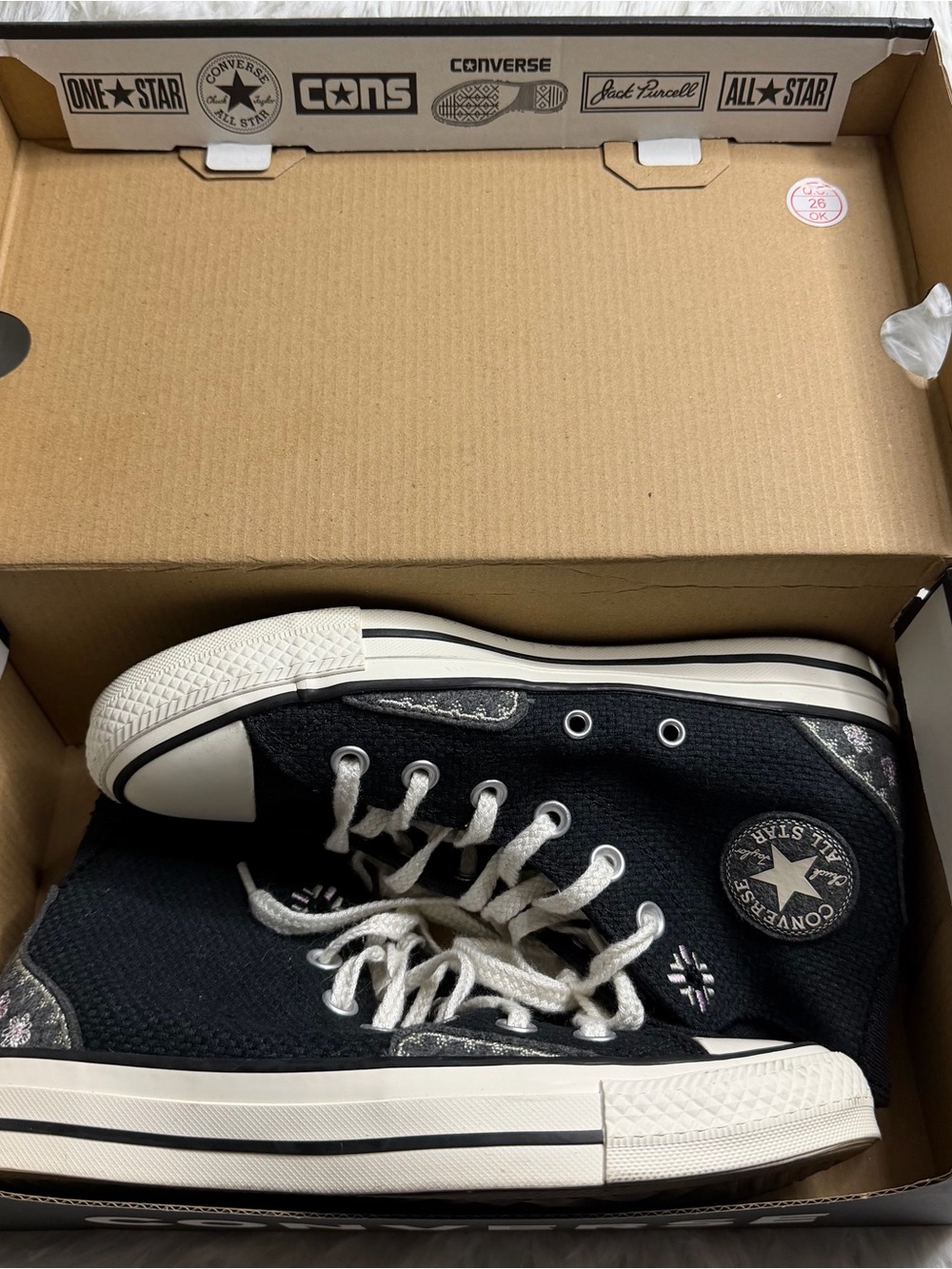Women’s CHUCK TAYLOR ALL STAR WOVEN AUTUMN EMBROIDERY